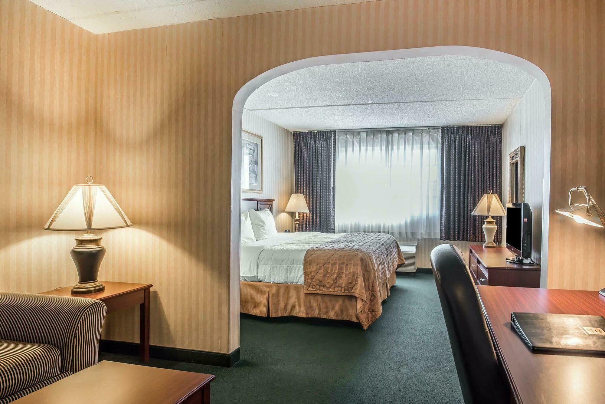 The Marx Hotel - Downtown - University Area Oneonta Εξωτερικό φωτογραφία